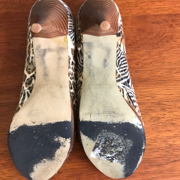 Nine West Animal Print Pumps - Picture 6 of 6